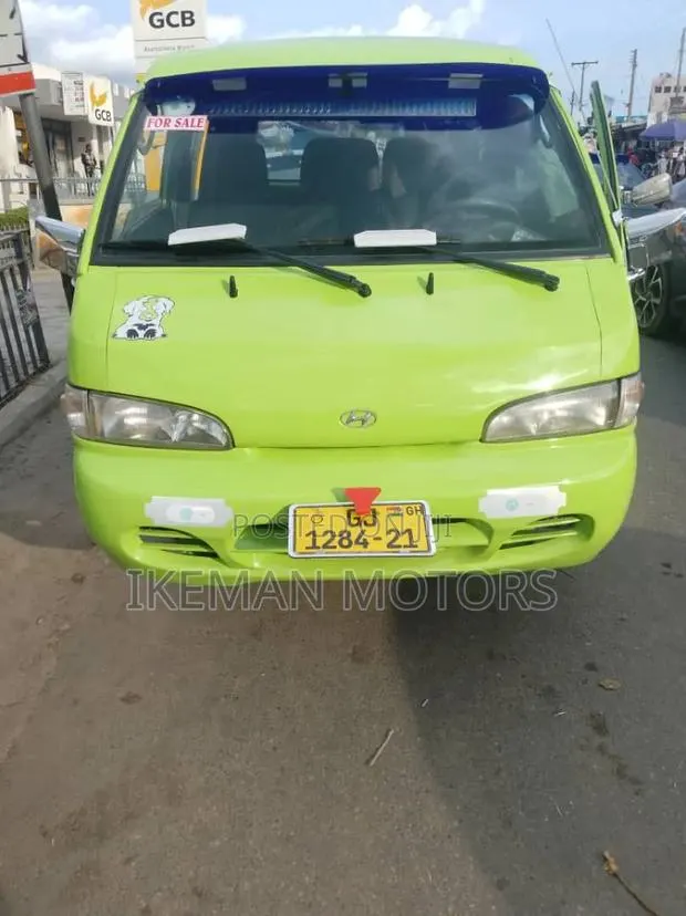 Hyundai H-100 2004 Green · Photo 1