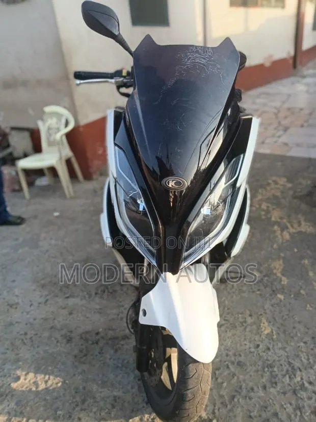 Kymco 2014 White · Photo 1