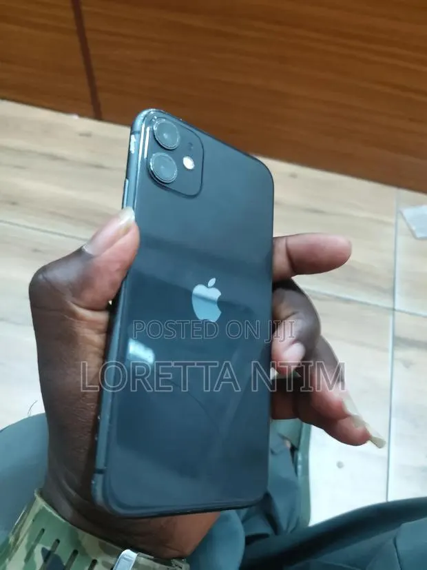 Apple iPhone 11 128 GB Black · Photo 1