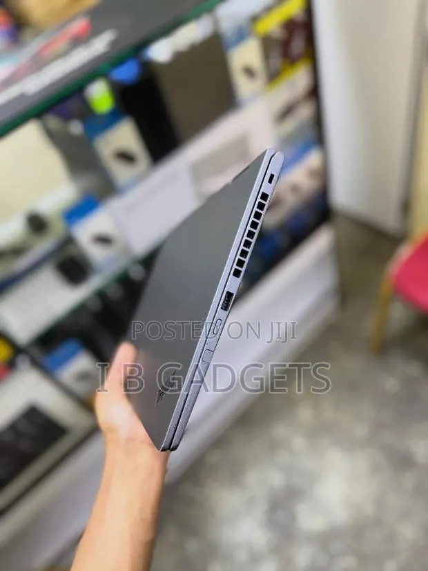 Laptop Lenovo ThinkPad X1 Yoga 16GB Intel Core i7 SSD 256GB · Photo 3