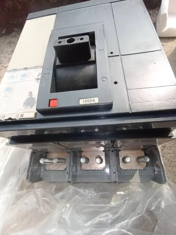 Schnider Breaker 1000A 4p · Photo 1