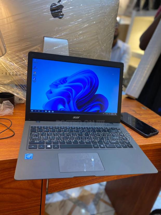 New Laptop Acer AS5755 2GB Intel SSHD+SSD 72GB · Photo 3
