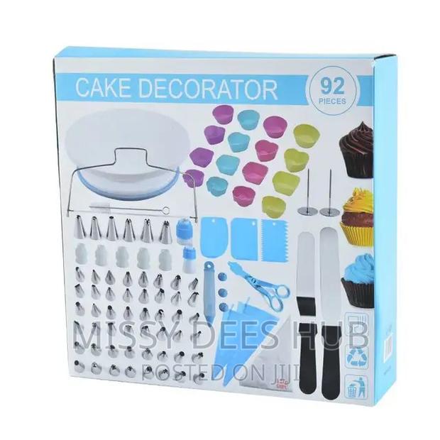 92pcs Cake Decorator · Photo 1