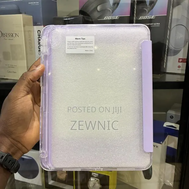 iPad A16 and iPad Air Protective Case · Photo 1