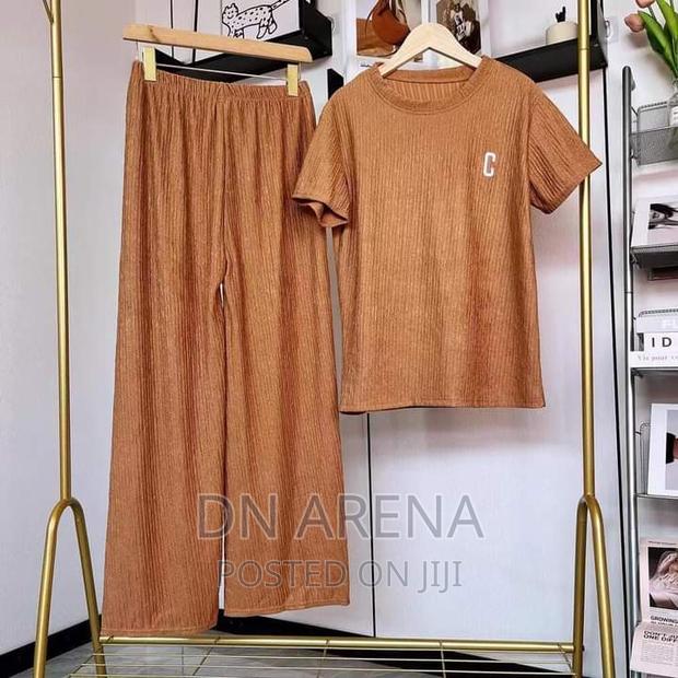 Solid Women 2pcs Casual Wear · Photo 3