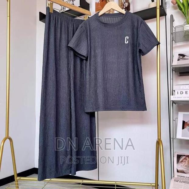 Solid Women 2pcs Casual Wear · Photo 4