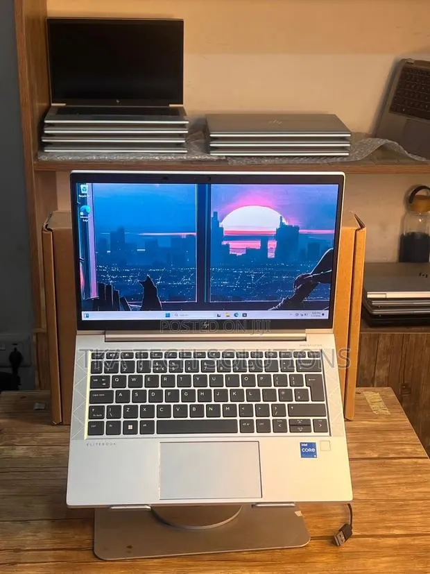 Laptop HP EliteBook 830 G8 8GB Intel Core i5 SSD 256GB · Photo 1