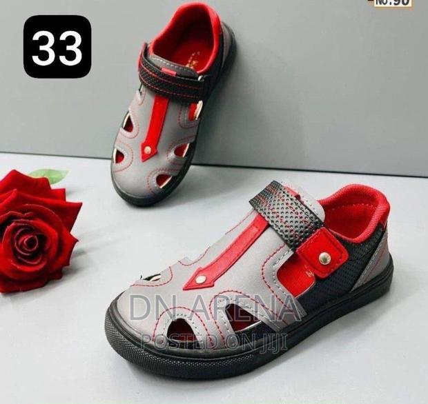 Quality Unisex Sneakers/Sandals · Photo 2