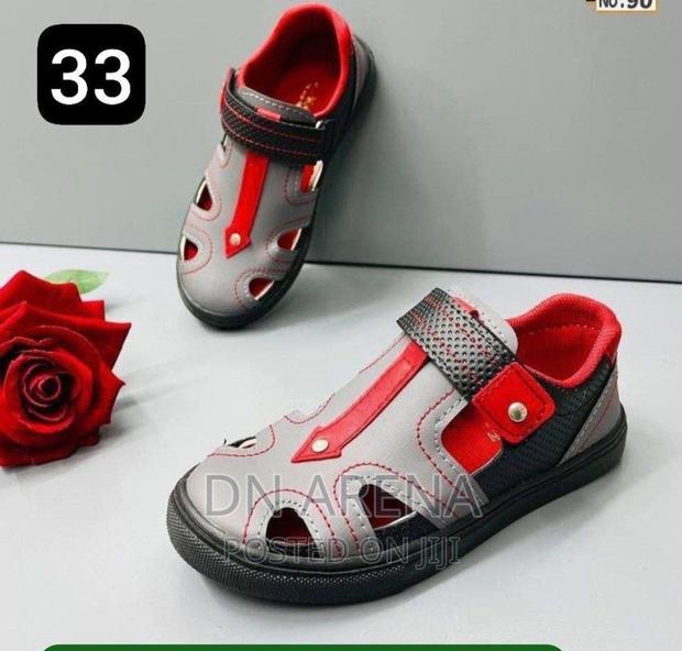 Quality Unisex Sneakers/Sandals · Photo 4