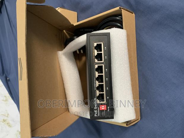 Poe Switch 4 Ports · Photo 1