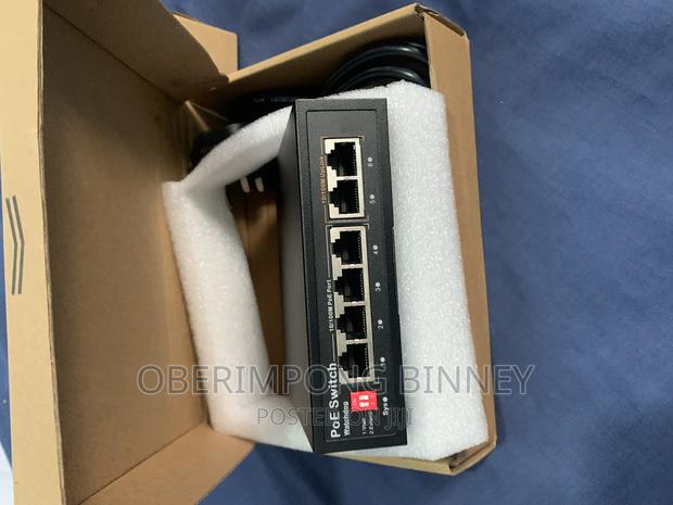 Poe Switch 4 Ports · Photo 2