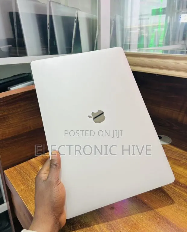 Laptop Apple MacBook Pro 2019 16GB Intel Core i7 SSD 500GB · Photo 1