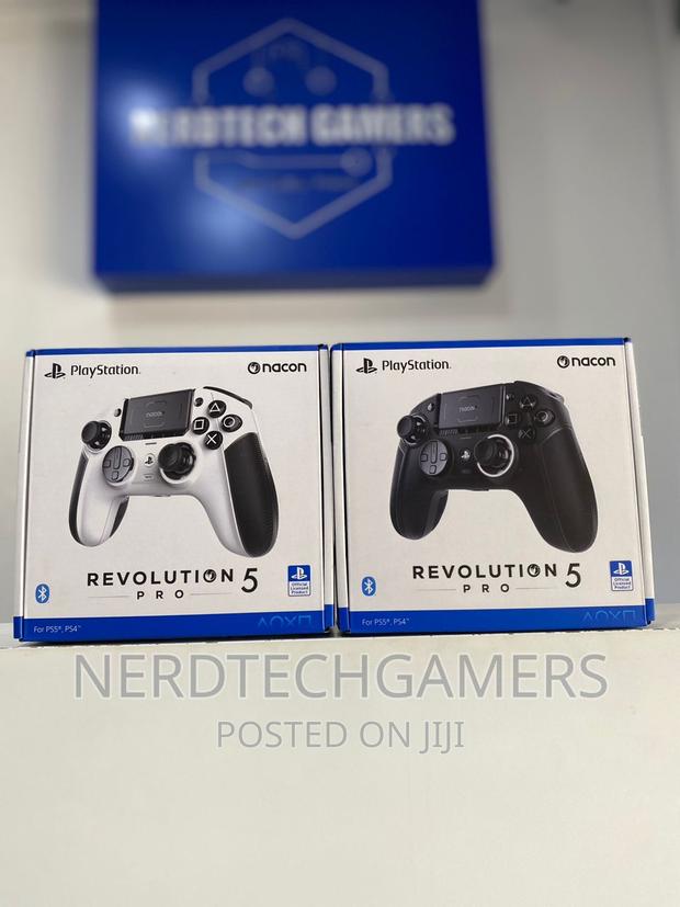 Nacon Revolution 5 Pro Officially Licensed Playstation 5 · Photo 2