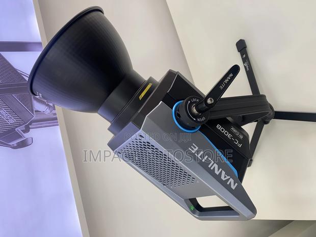 Nanlite Fc300b Bi-color Led Spotlight · Photo 2