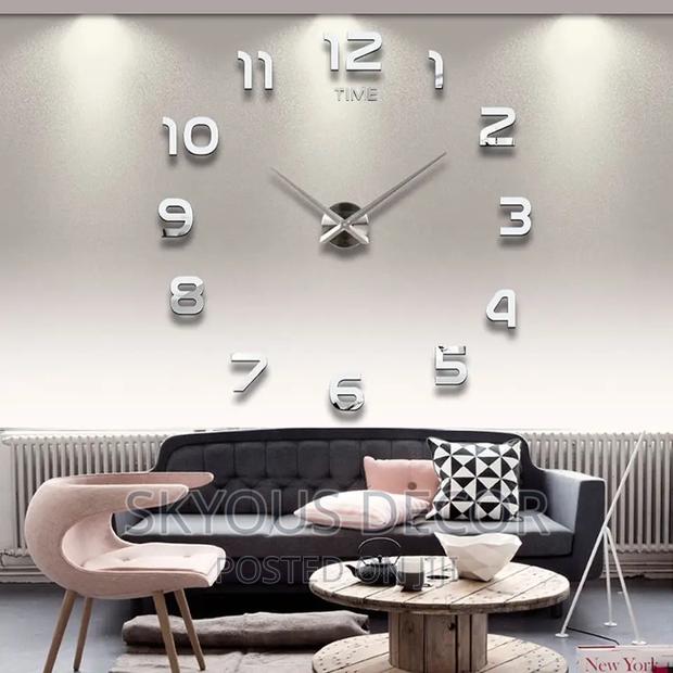 Wall Clock · Photo 1