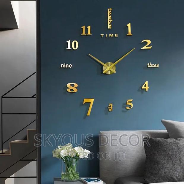 Wall Clock · Photo 1