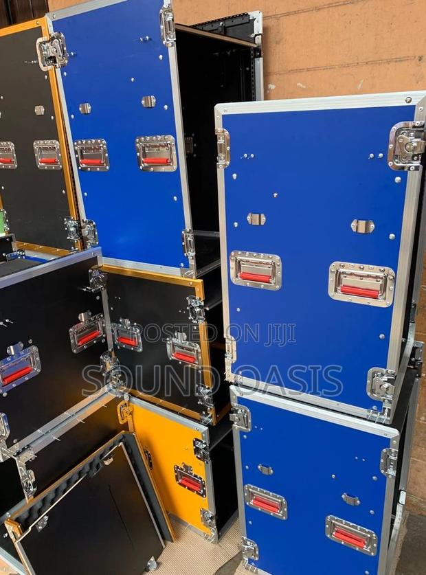 18U Pro Amp Rack · Photo 1