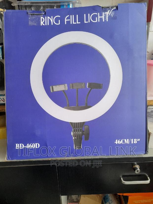 Ring Light 18" With Stand · Photo 1