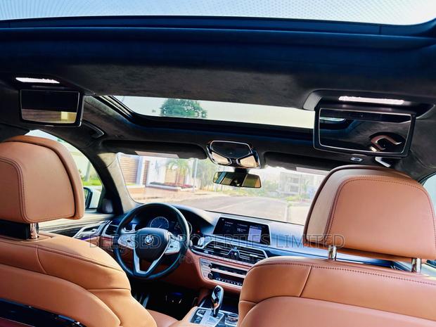 BMW 7 Series 2019 White · Photo 5