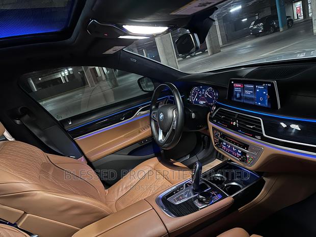 BMW 7 Series 2019 White · Photo 8