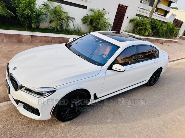 BMW 7 Series 2019 White · Photo 2