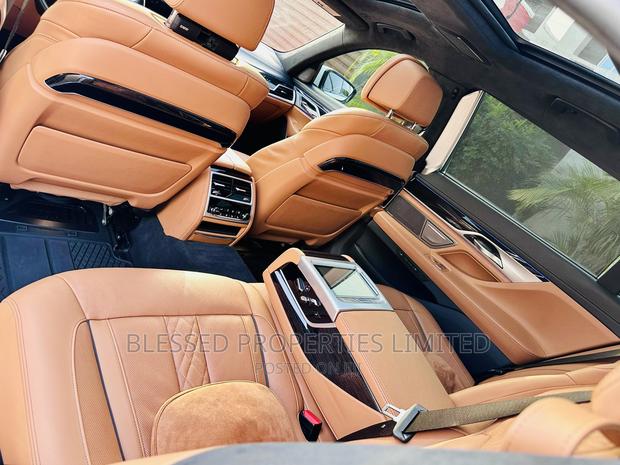 BMW 7 Series 2019 White · Photo 6