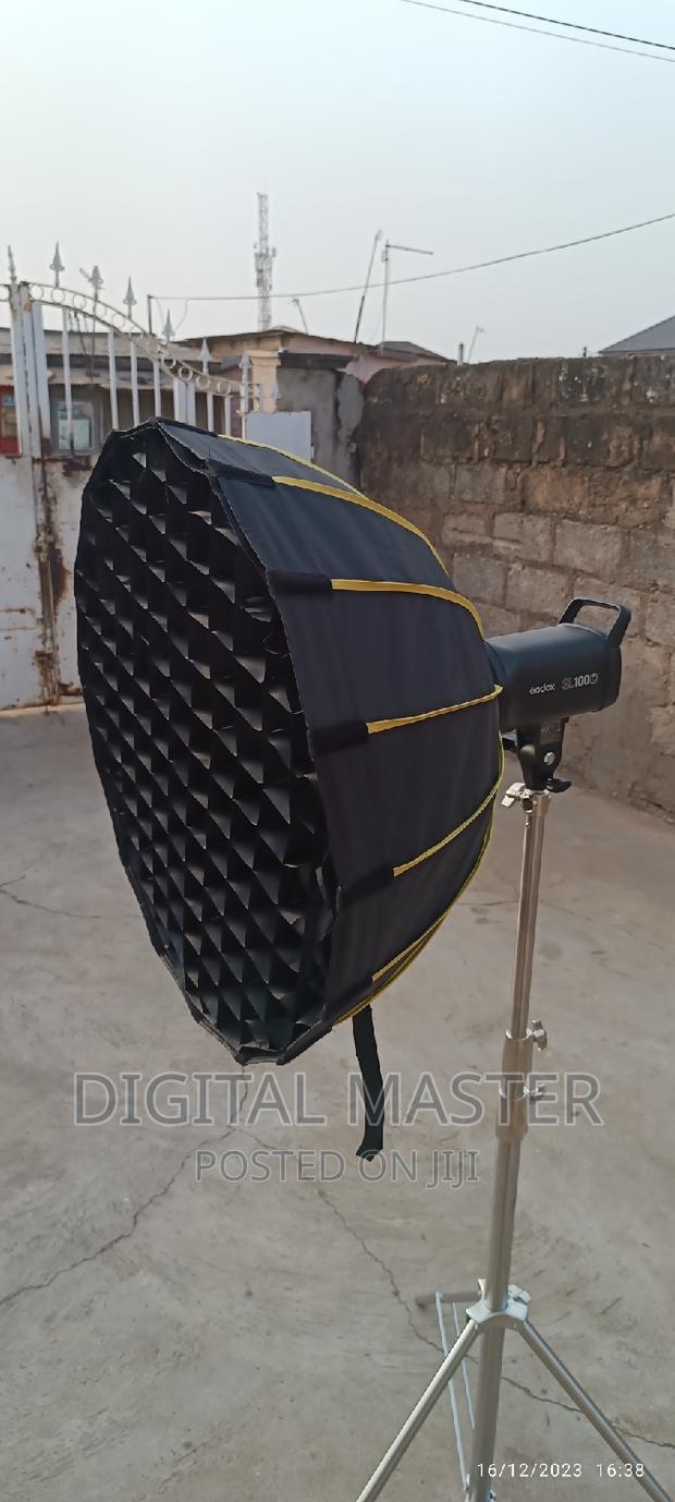 Triopo 65cm Beauty Dish Softbox With Grid and Reflector · Photo 4