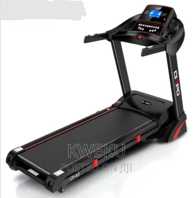 A5 Treadmill Lifecare · Photo 1