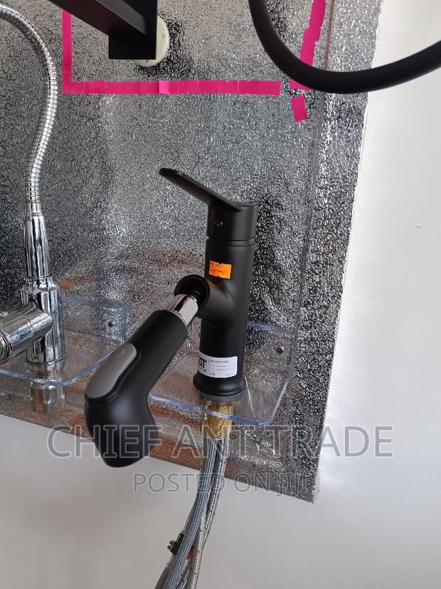 Kitchen and Basin Tap / Faucet. Pull. · Photo 1