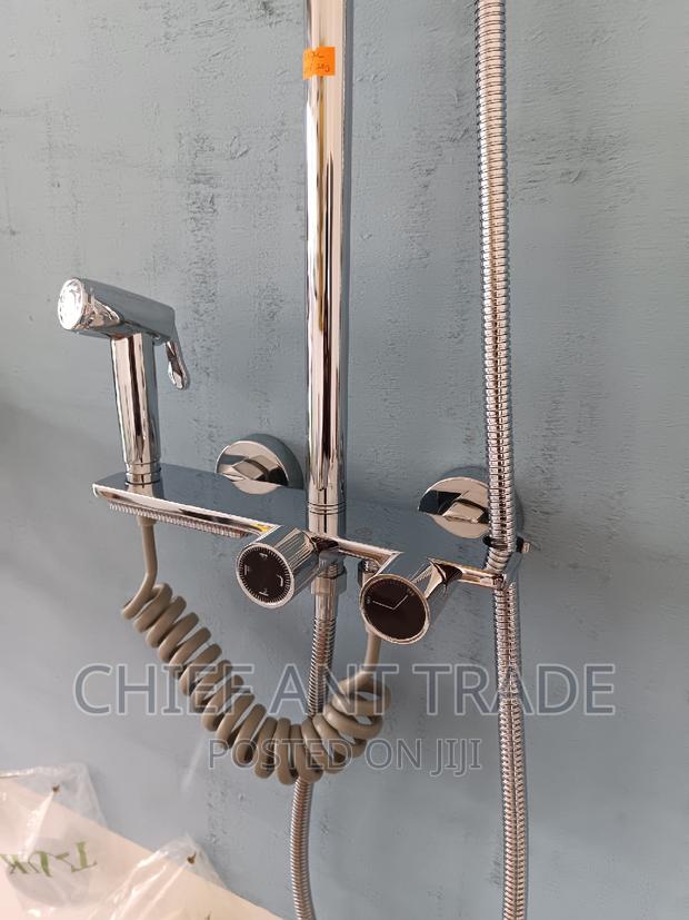 4 Flow Shower. Hot and Cold 8017c