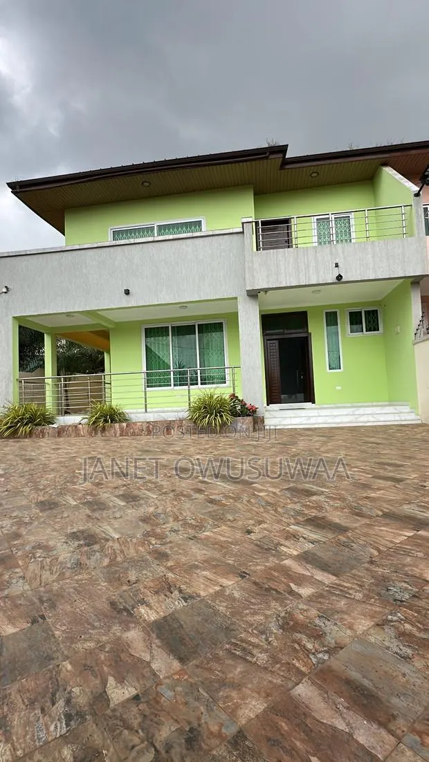 Furnished 4bdrm House in North Legon for rent · Photo 1