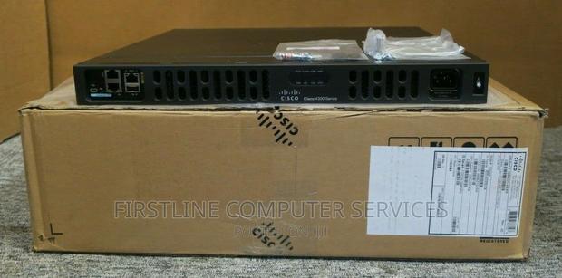 Cisco ISR4331 · Photo 2