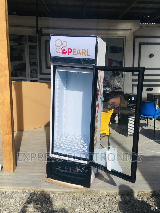 Sleek Design White —Pearl PVC-28 Fridge Display · Photo 1