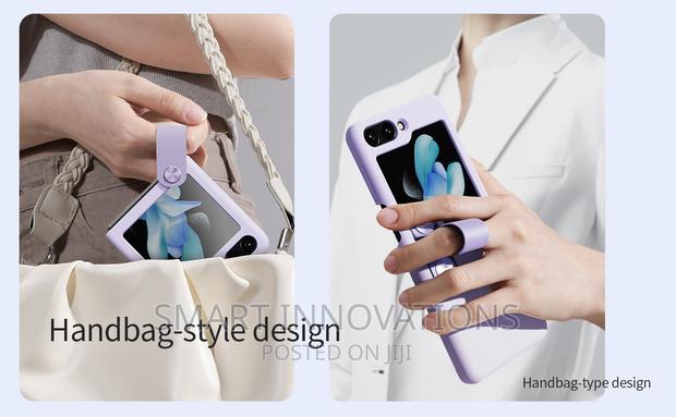 Galaxy Z Flip 5 Liquid Silicone Case · Photo 4