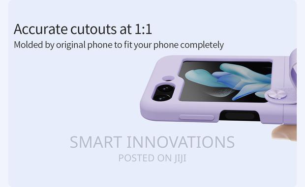 Galaxy Z Flip 5 Liquid Silicone Case · Photo 5