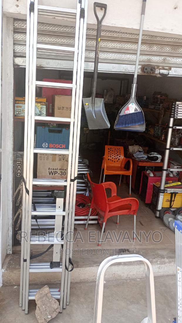 10/3 Extension Ladders · Photo 2