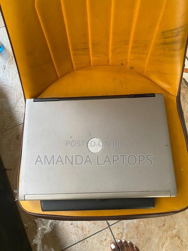New Laptop Dell Latitude D610 4GB Intel Core 2 Duo HDD 250GB · Photo 4
