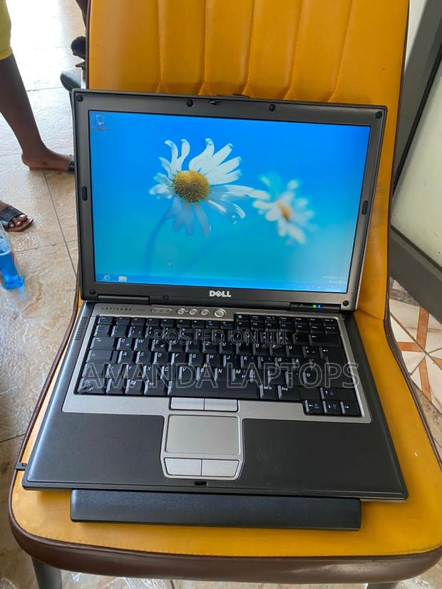 New Laptop Dell Latitude D610 4GB Intel Core 2 Duo HDD 250GB · Photo 1