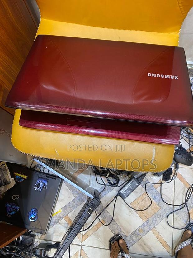 New Laptop Samsung RV511 12GB Intel Core I5 HDD+SSD 500GB · Photo 4