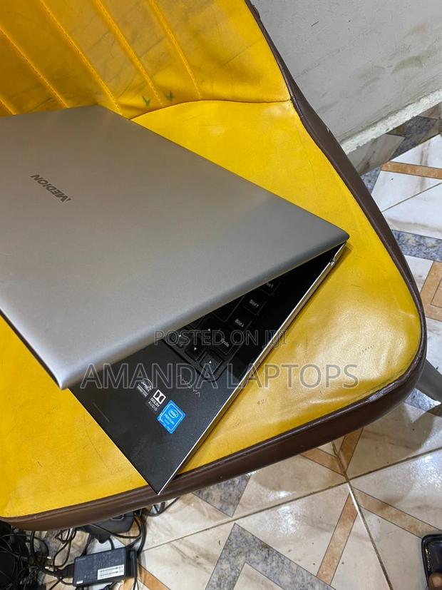 New Laptop Medion Erazer P6681 2GB Intel Celeron SSD 512GB · Photo 2