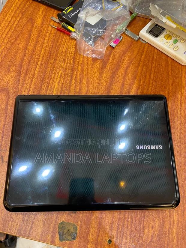 New Laptop Samsung N145 Plus 2GB Intel Atom HDD+SSD 160GB · Photo 3
