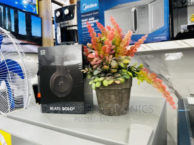 Grab Your Favorite Beats Solo3 · Photo 1