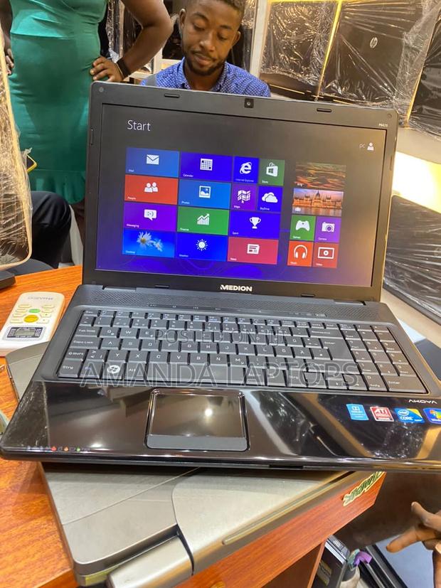 New Laptop Medion Akoya S3409 8GB Intel Core I3 HDD+SSD 320GB · Photo 1