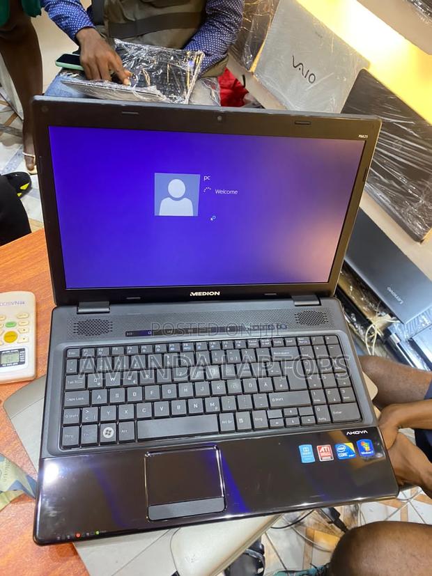 New Laptop Medion Akoya S3409 8GB Intel Core I3 HDD+SSD 320GB · Photo 4