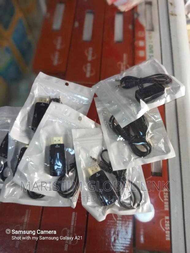 HDMI to VGA Adapter With Audio · Photo 2