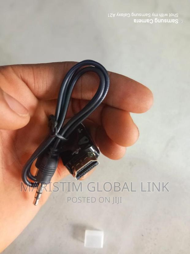 HDMI to VGA Adapter With Audio · Photo 3