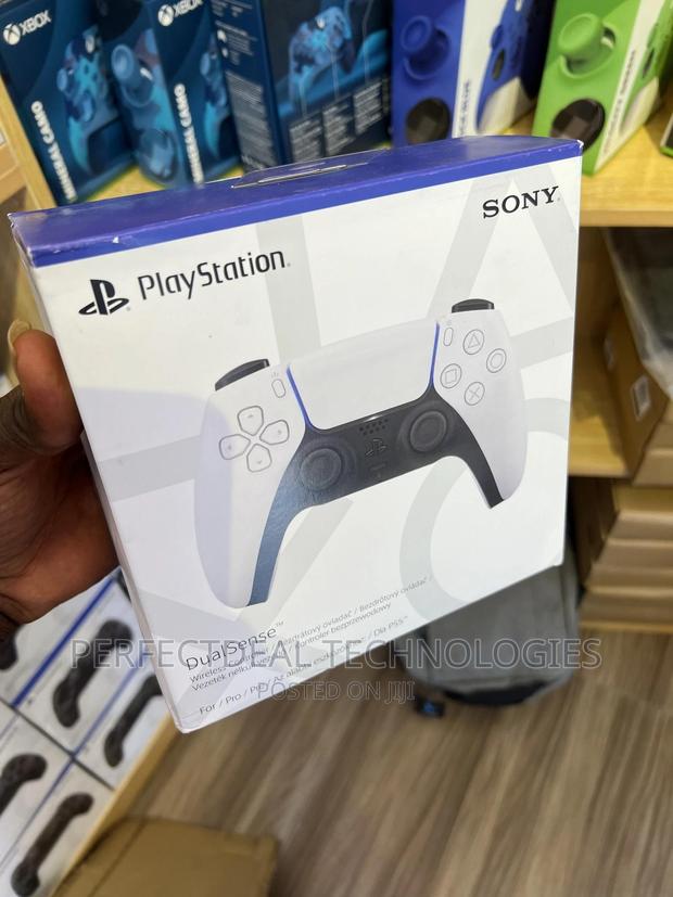 Ps5 Controller (White) · Photo 1