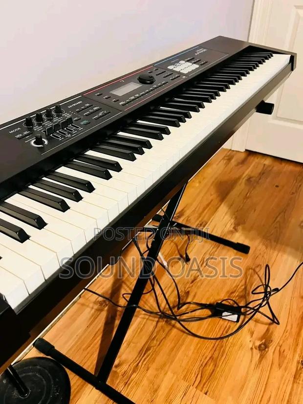 Roland Juno-Ds88 88-Key Weighted-Action Synthesizer · Photo 2