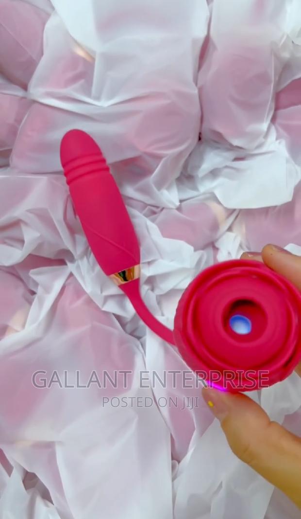 Rose Sucking Dildo Vibrator Sex Toy for Women · Photo 2