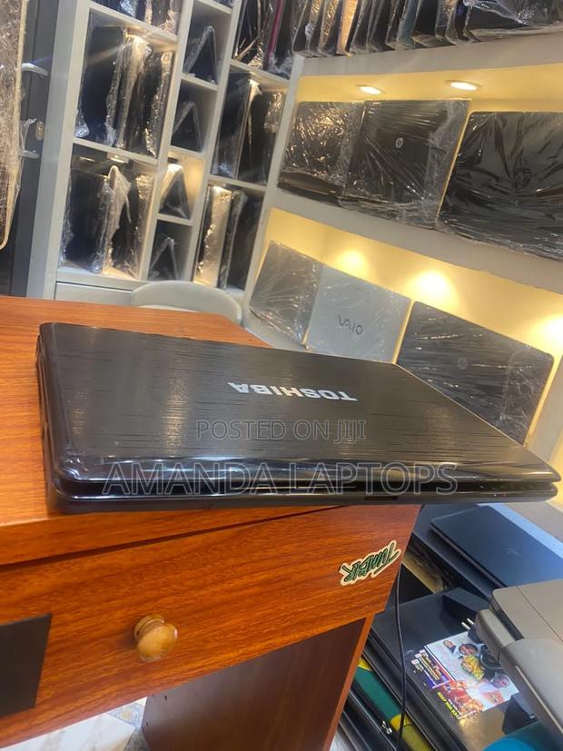 New Laptop Toshiba Satellite C665 12GB Intel Core I7 HDD+SSD 500GB · Photo 2